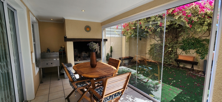3 Bedroom Property for Sale in Sunningdale Western Cape
